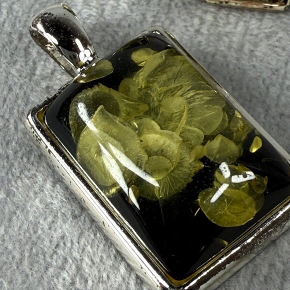 Floral Jewelry Pendant Pierced Earring Set Green Color Center Silver-Tone Frames - Picture 4 of 16